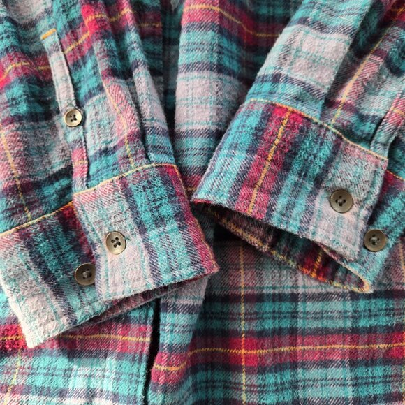 Woolrich Flannel XXL Grey, Blue, & Red - Picture 5 of 6